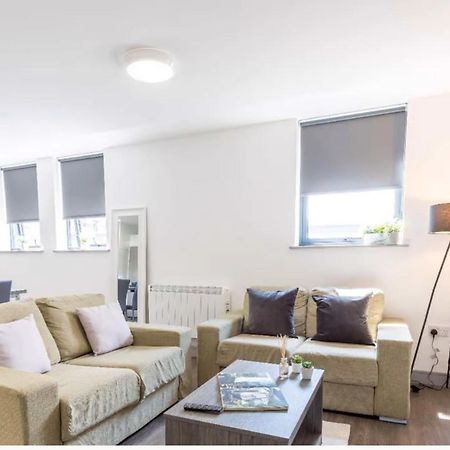 Vibrant Rooms For Students Only, Leeds - Sk לידס מראה חיצוני תמונה